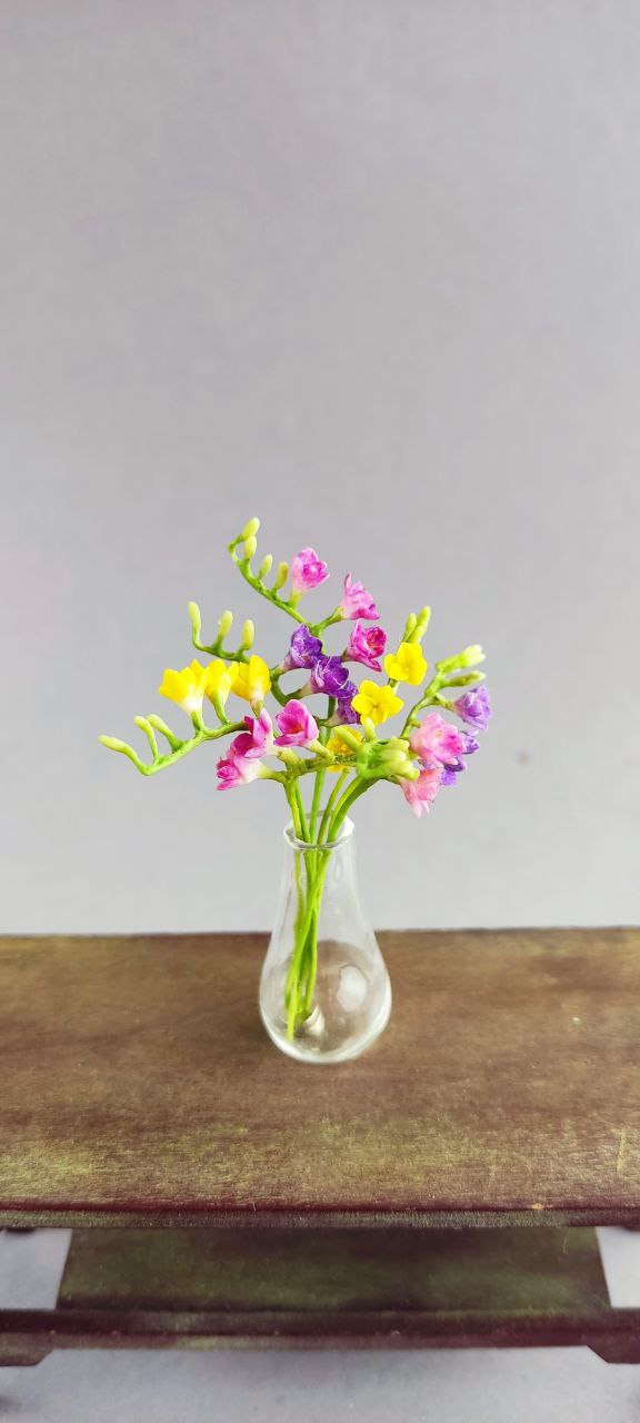 Freesia. Botanical miniature 1:12