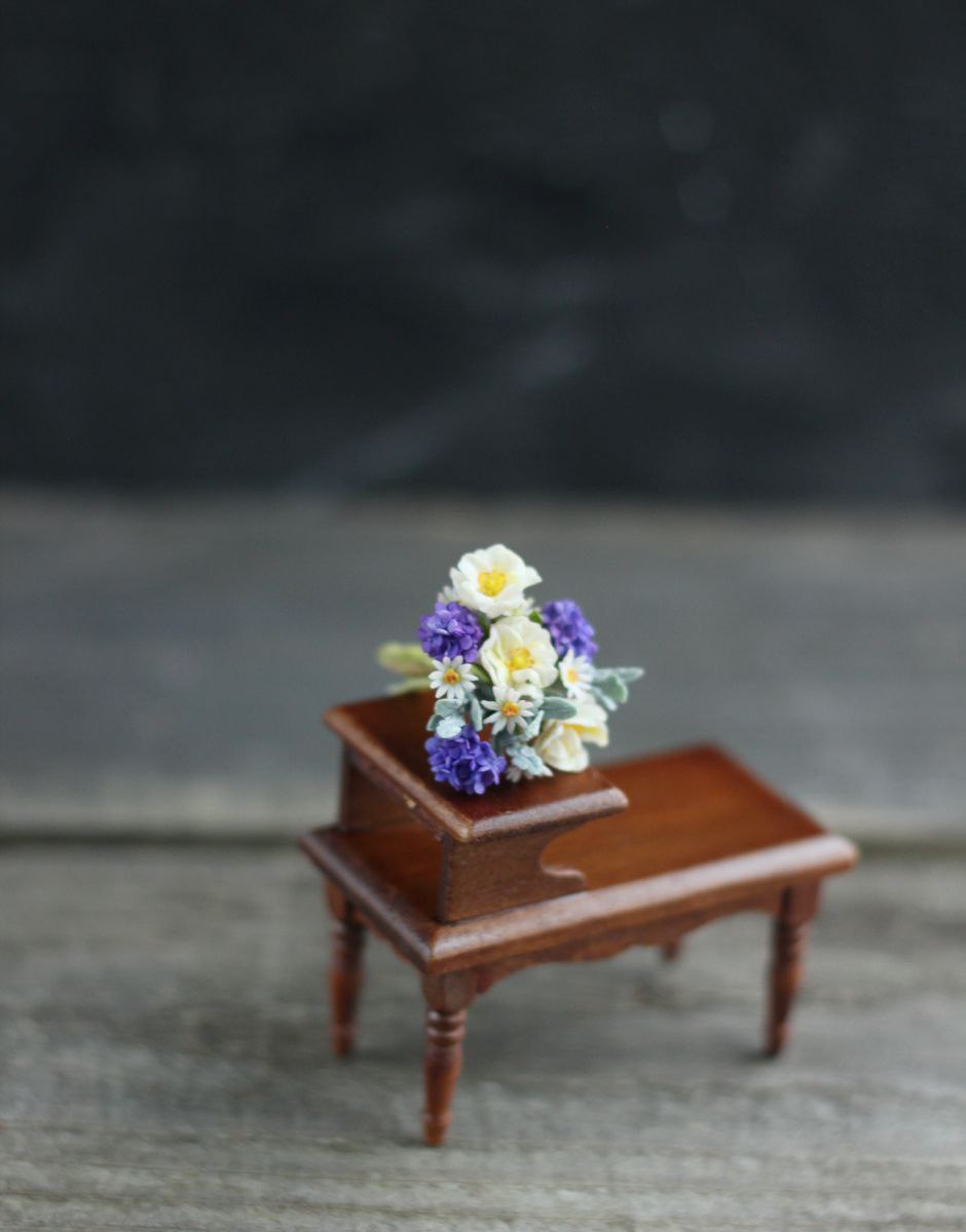 Bouquet with daisies