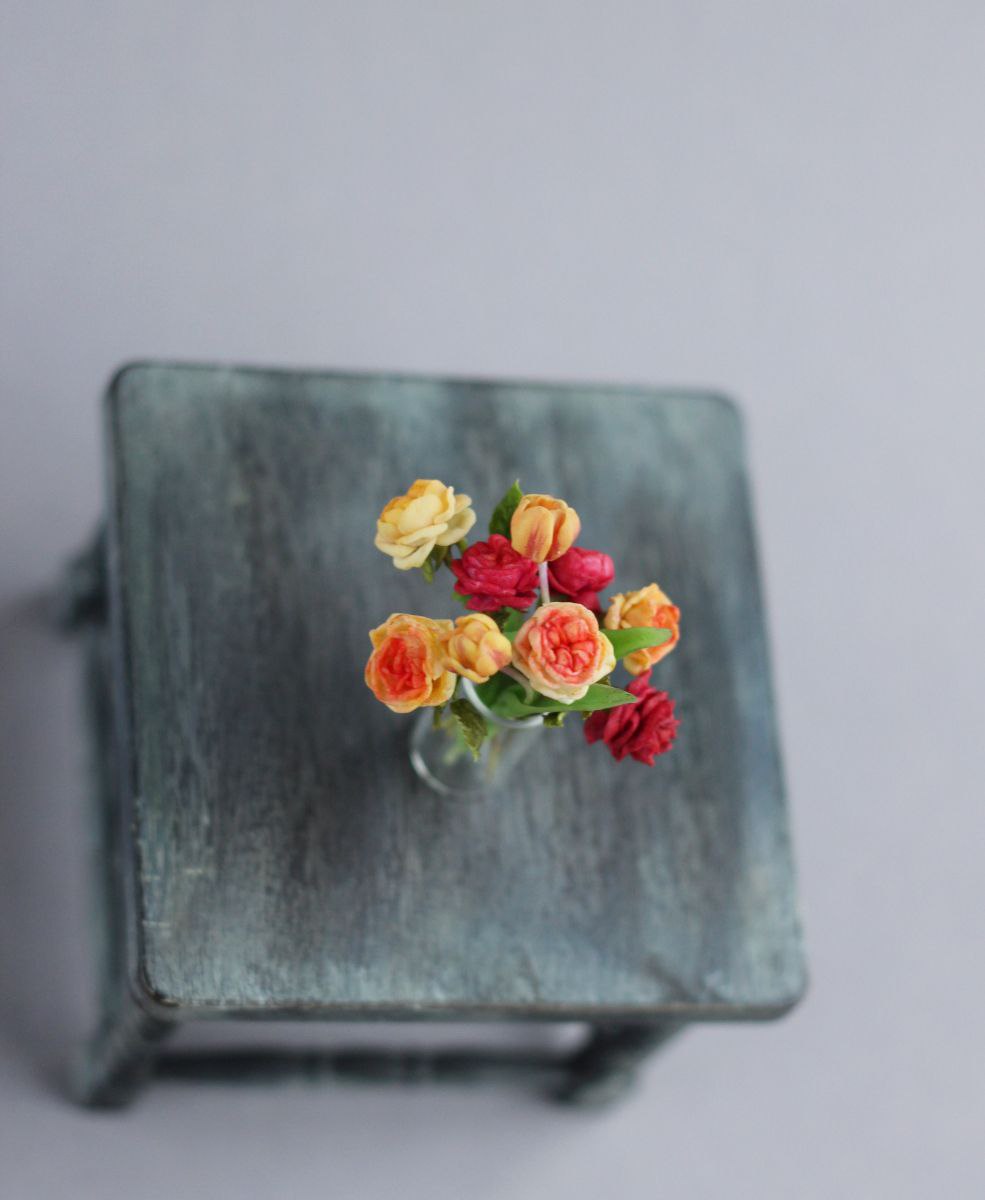 Bouquet of roses and tulips