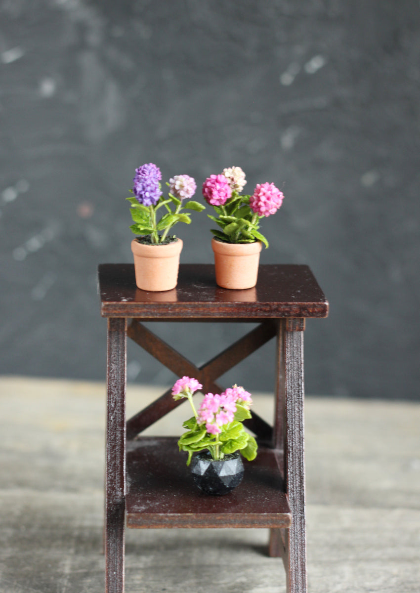 Miniature hydrangea in ceramic pot 1:12