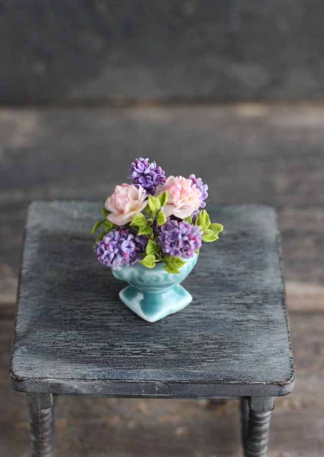 * Bouquet of lilacs and peonies 1:12