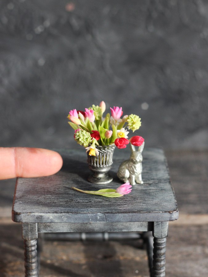 * Bouquet of daffodils and tulips 1:12