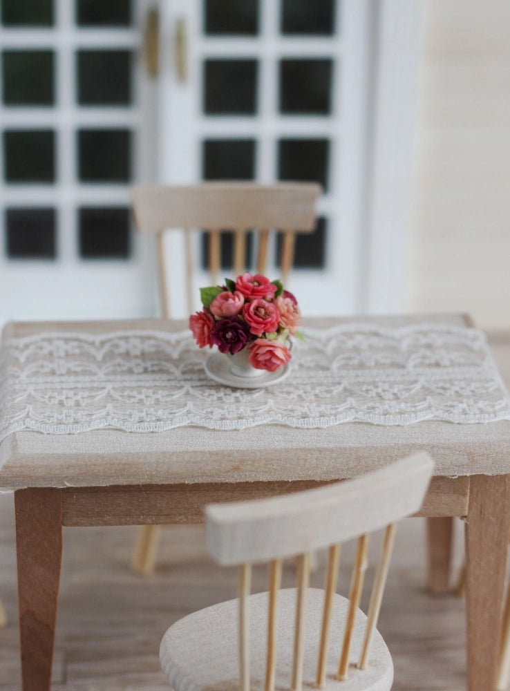 * Tea set with a bouquet of ranunculus 1:12