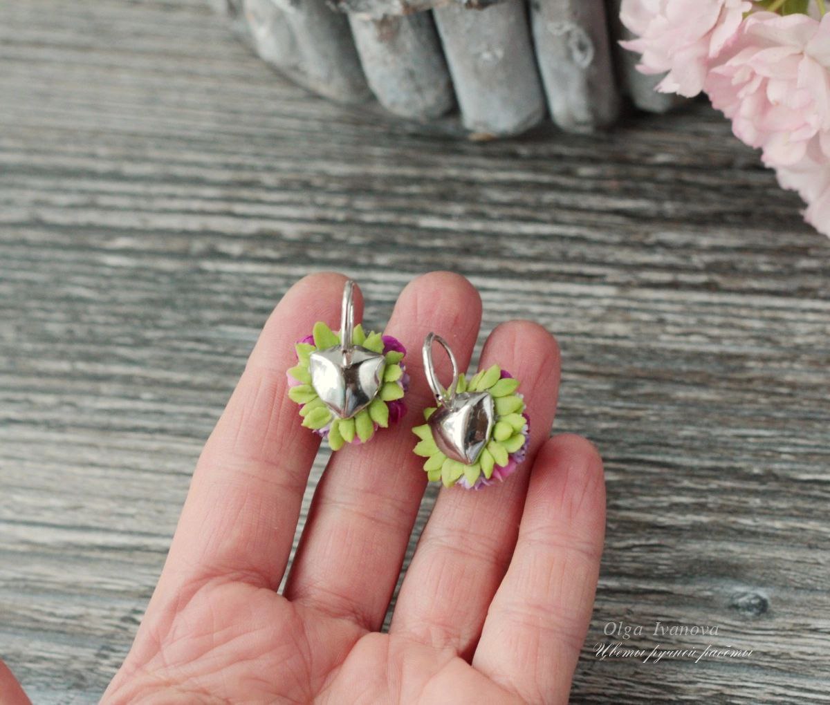 * Silver earrings with flowers