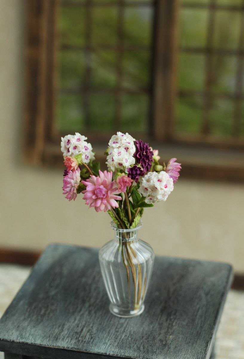 Bouquet of dahlias and phlox