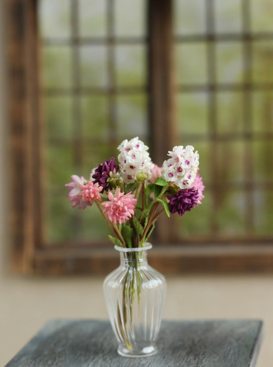 Bouquet of dahlias and phlox