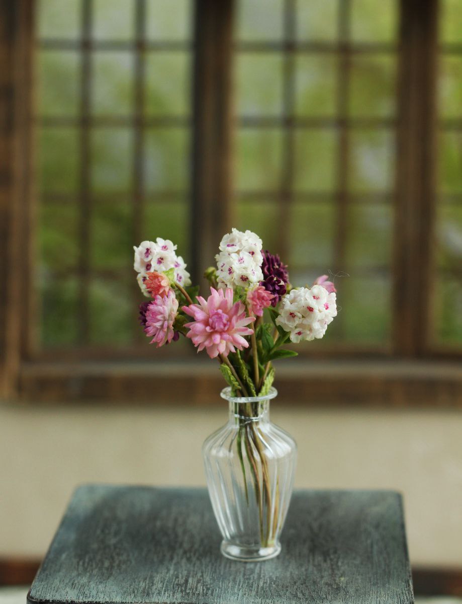 Bouquet of dahlias and phlox