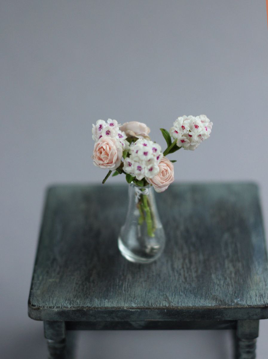 *     Phlox and roses