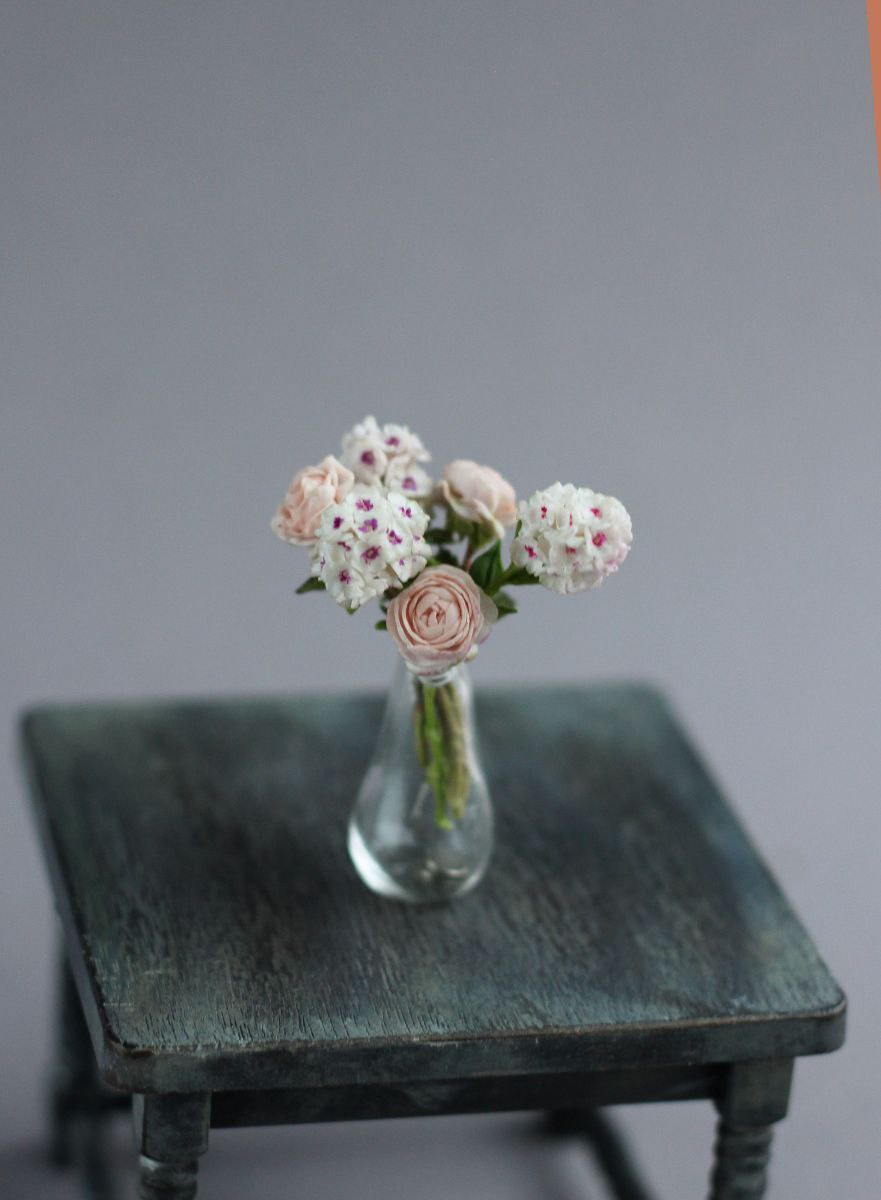 *     Phlox and roses