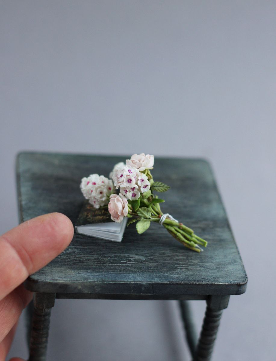 *     Phlox and roses