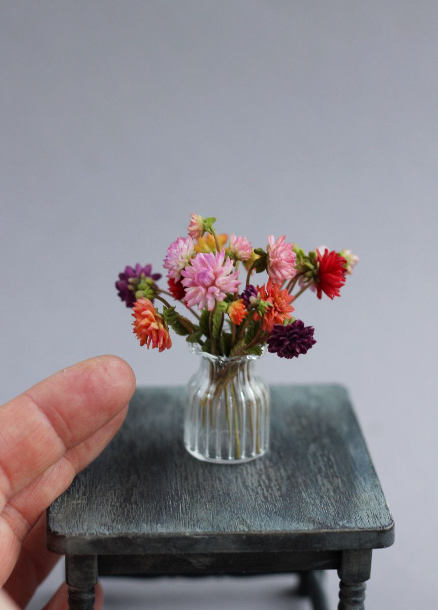 Bouquet of needle and peony-shaped dahlias