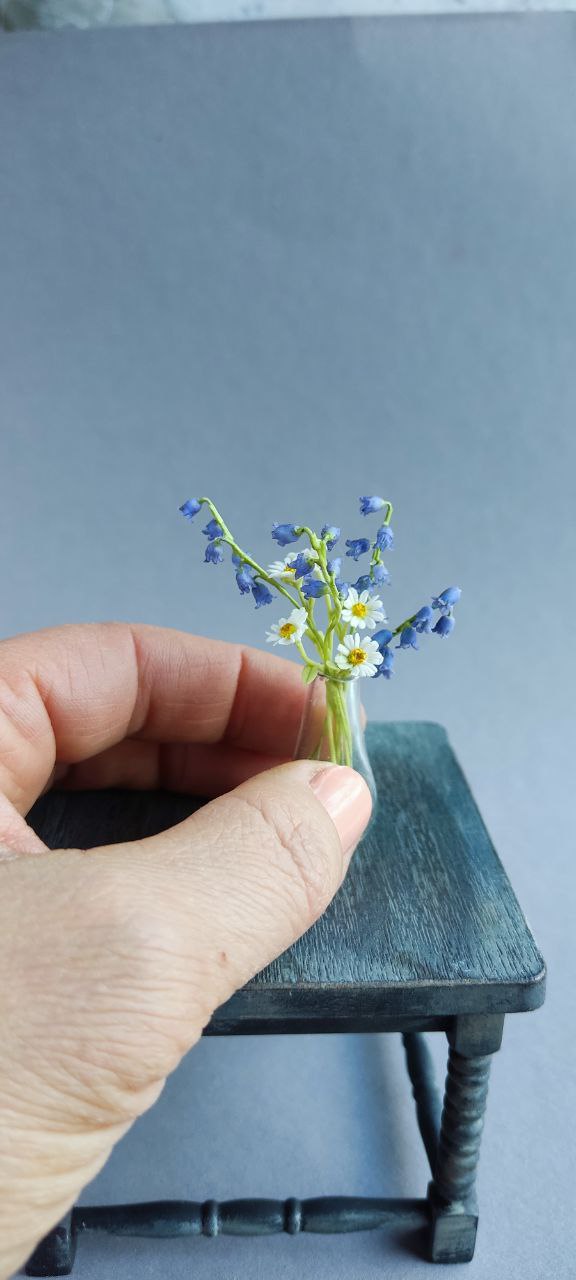 Bouquet of bells and daisies