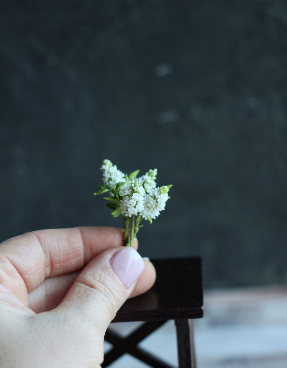 Bouquet of white lilac 1:12