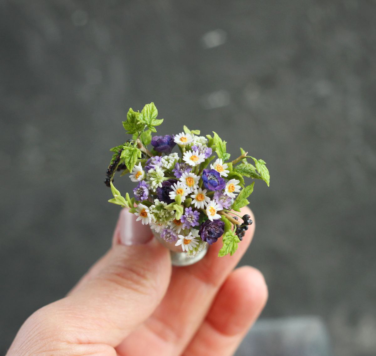 *              Summer bouquet with black currants. Miniature 1:12