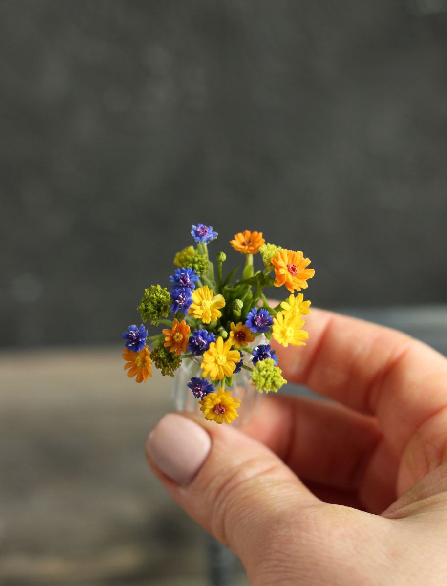 *               Summer collapsible bouquet with cornflowers