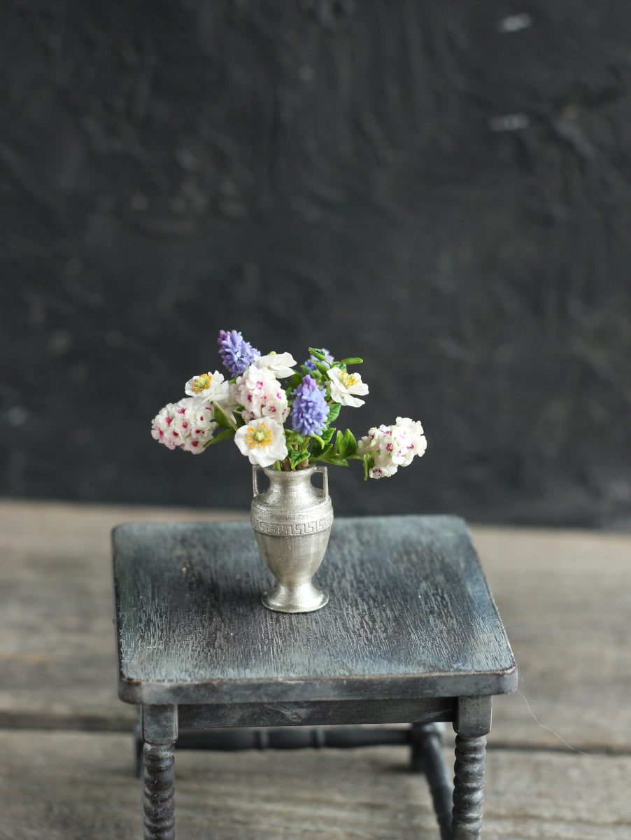 *                    Summer bouquet in an antique vase 1:12