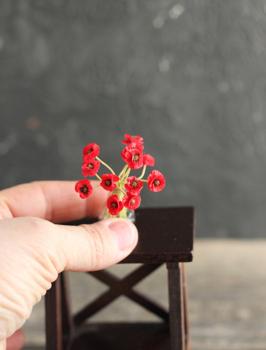 Miniature bouquet of poppies 1:12 in a glass vase.