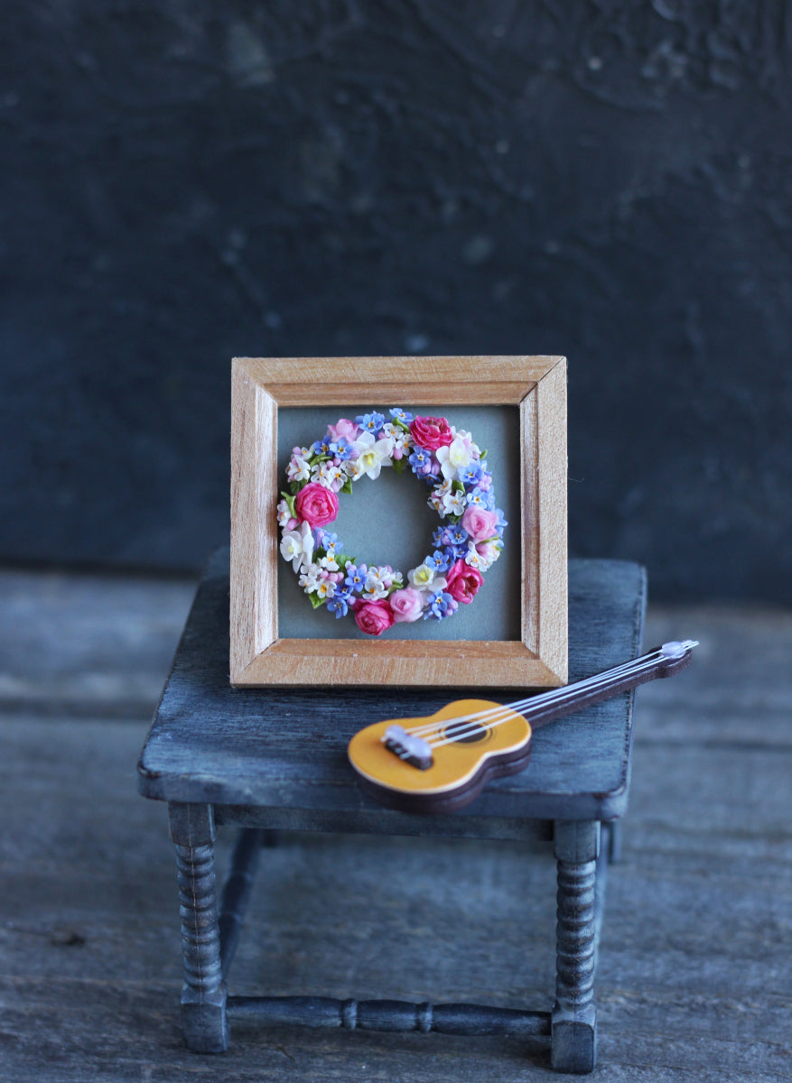 *                        Miniature spring wreath with forget-me-nots 1:12