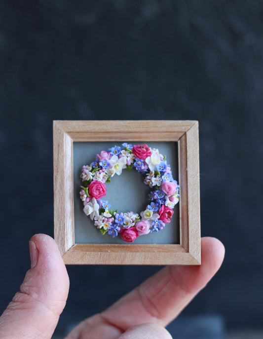 *                        Miniature spring wreath with forget-me-nots 1:12