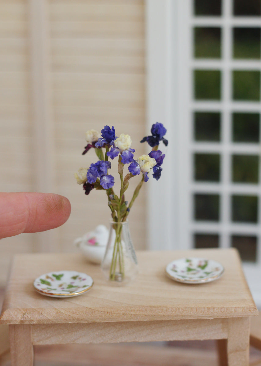 1:12 bouquet of irises for the dollhouse