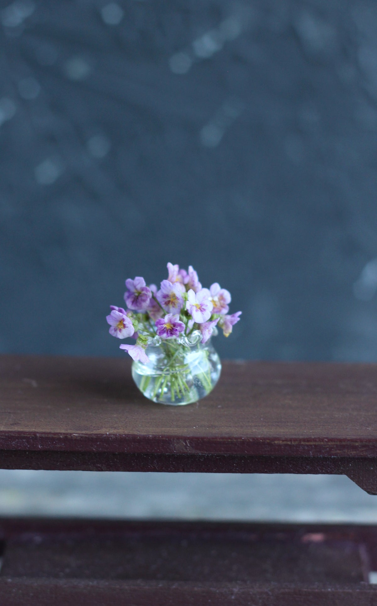 Bouquet of violets in a glass vase 1:12