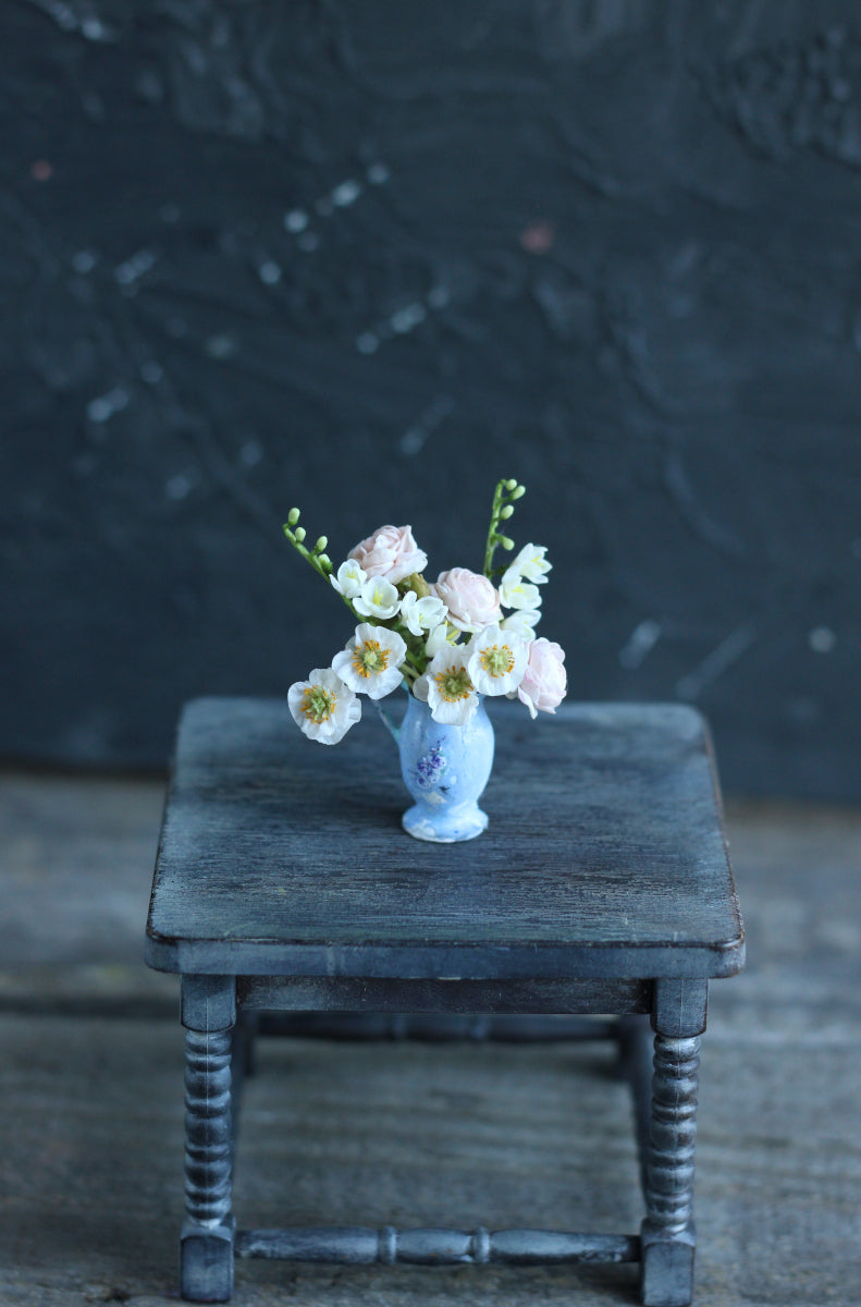 Bouquet in white colors 1:12