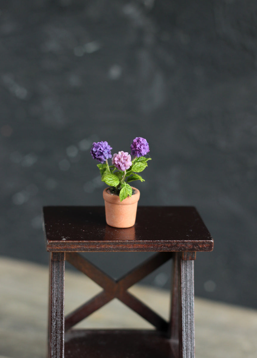 Miniature hydrangea in ceramic pot 1:12