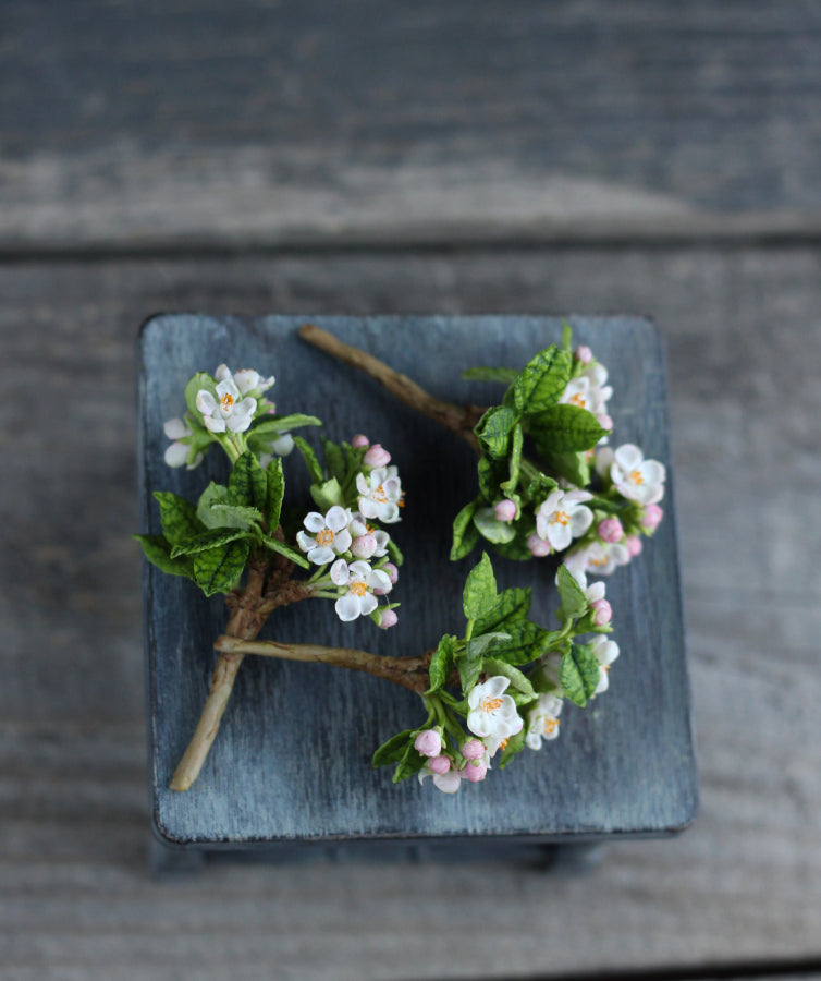 Bouquet of apple blossoms 1:6