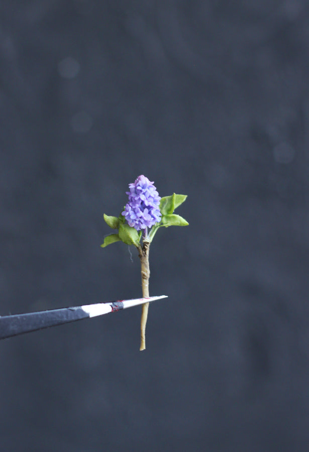 Lilac branch 1:12