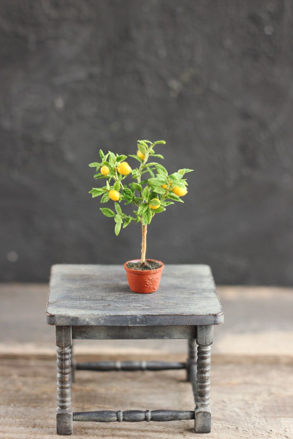 Lemon in a tub 1:12