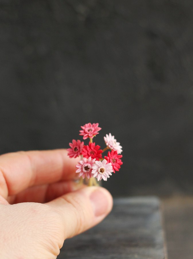 Bouquet of gerberas 1:12