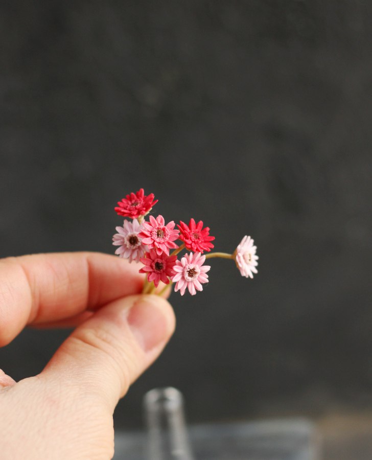Bouquet of gerberas 1:12