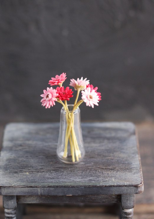 Bouquet of gerberas 1:12