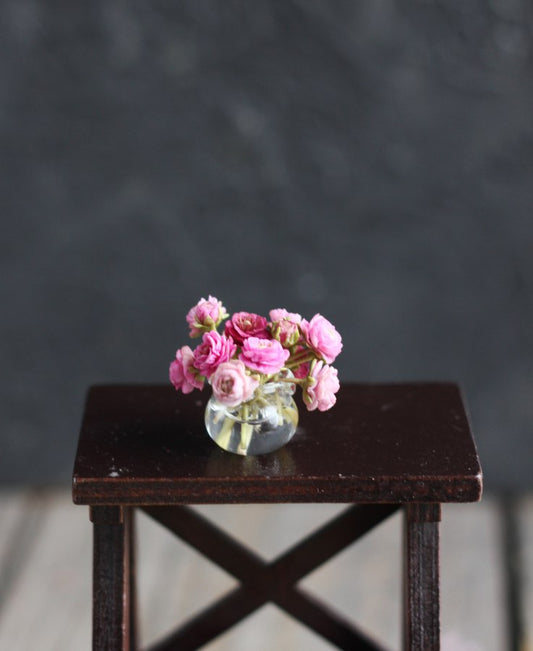 *                             Bouquet of ranunculus in glass vase 1:12
