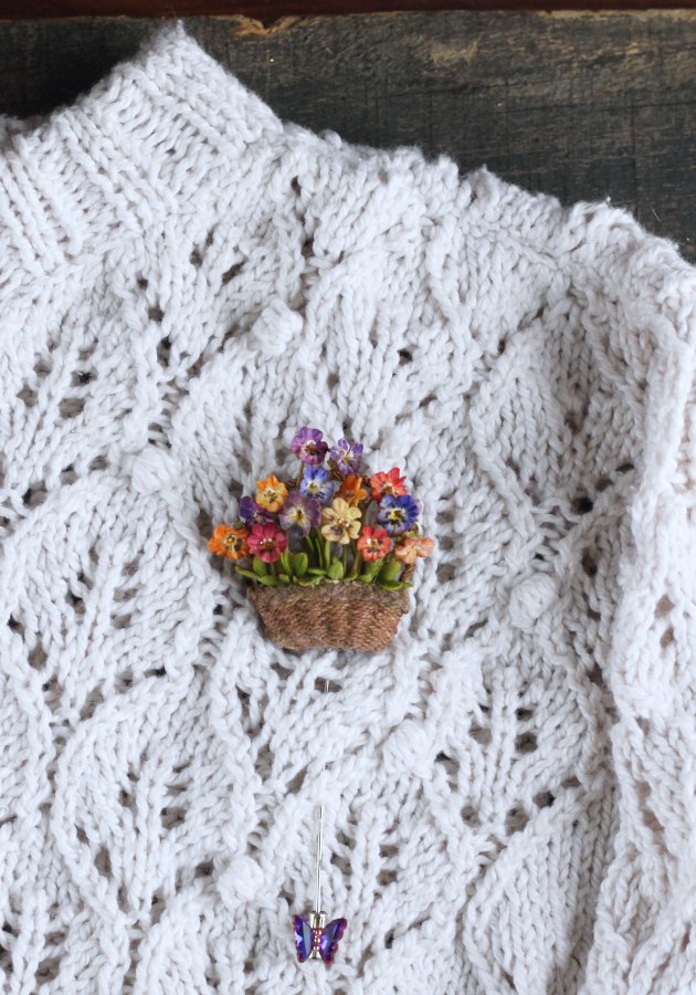 *  Brooch basket with miniature flowers