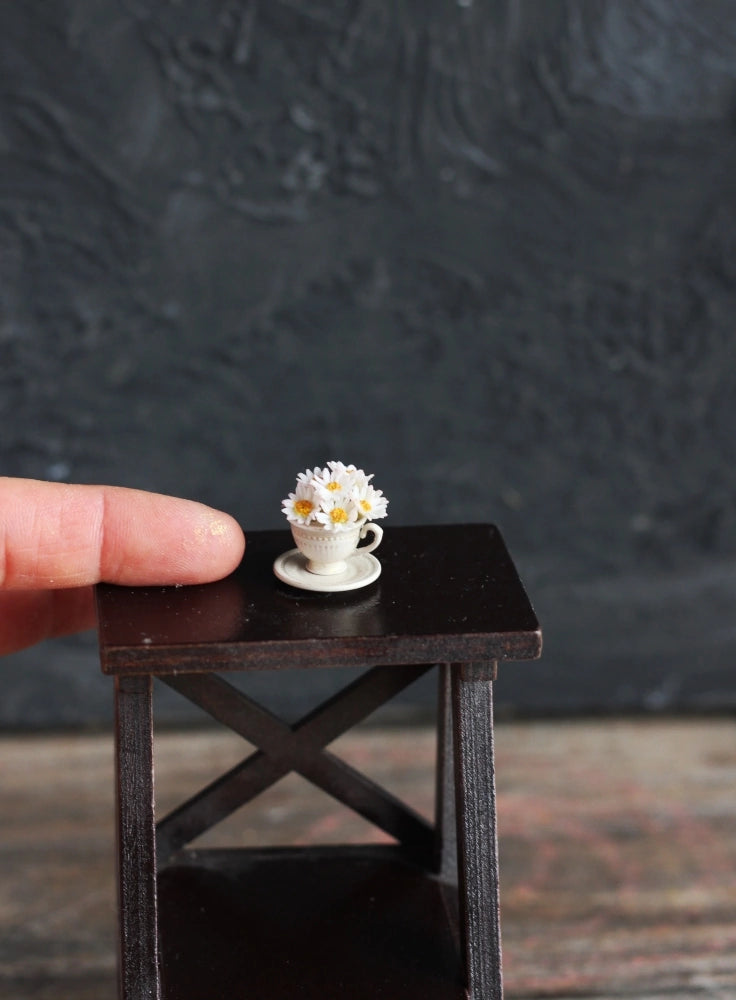 *                                                               Tea set with a bouquet of daisies 1:12