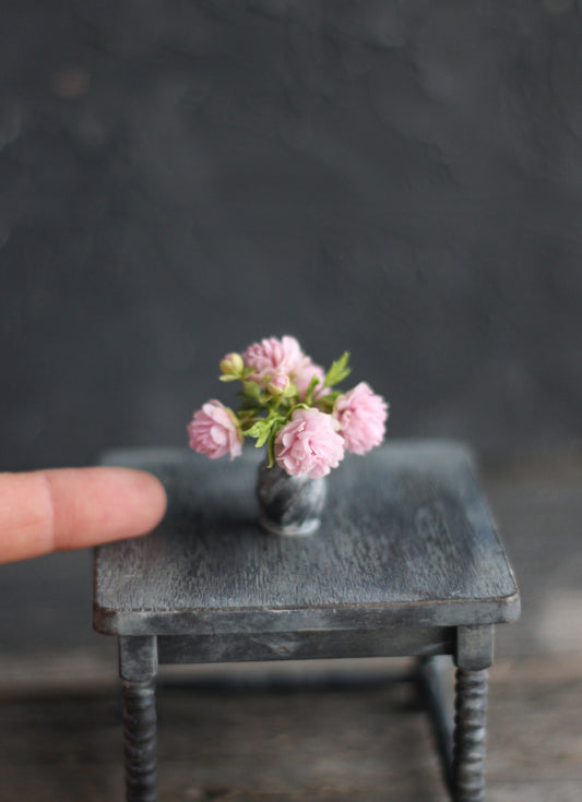 *                         Bouquet of peonies in a vase 1:12
