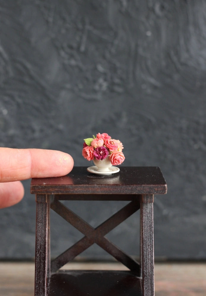 *                                                             Tea set with a bouquet of ranunculus 1:12