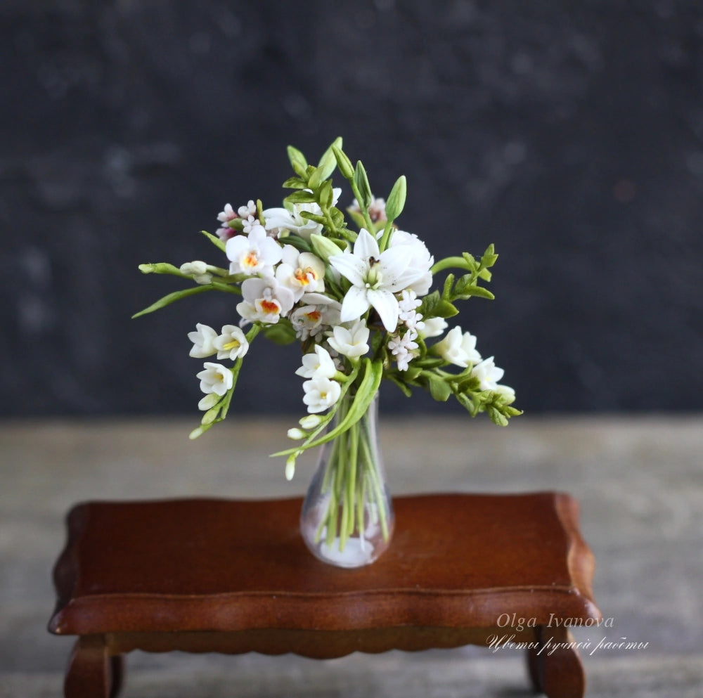 Bouquet in white